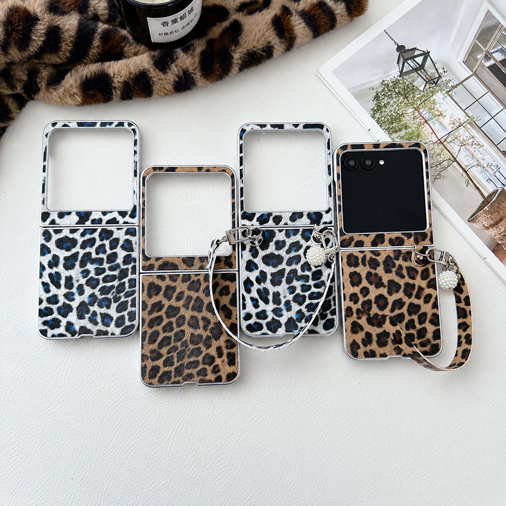 Men Accessories For Hand - Leopard Print Folding Flip Phone Case